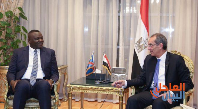 وزير الاتصالات يبحث