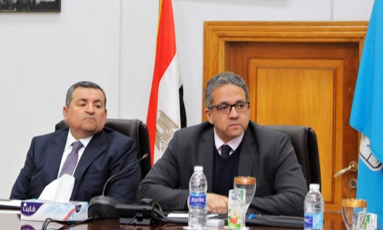 وزيرا السياحة