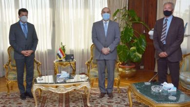 وزير الطيران المدنى