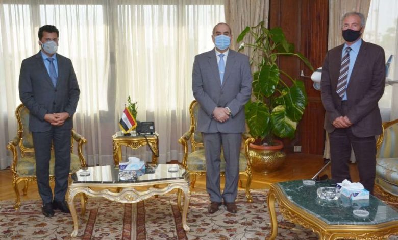 وزير الطيران المدنى