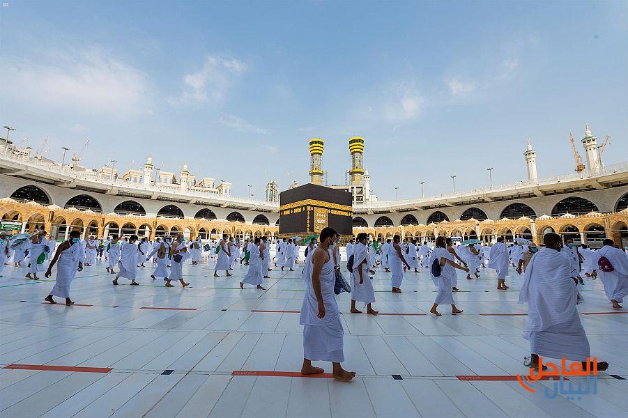 لتأدية ضيوف الرحمن طواف الإفاضة بالمسجد الحرام وسط أجواء إيمانية ومنظومة متكاملة من الاحترازات والتدابير الوقائية