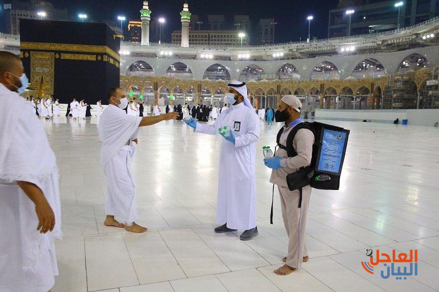 لأكثر من مليون عبوة ماء زمزم توزع لقاصدي المسجد الحرام