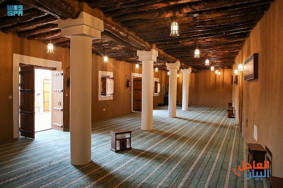 من الداخل