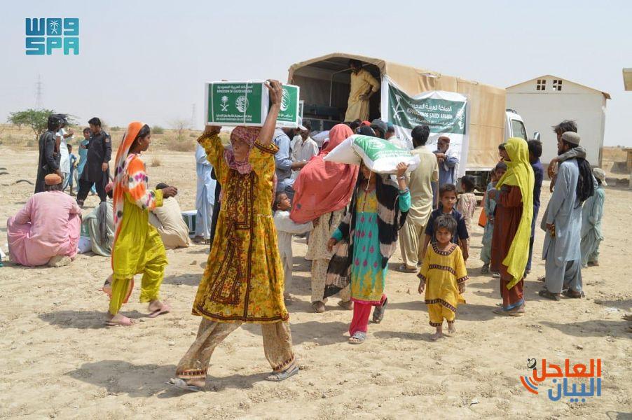 مركز الملك سلمان للإغاثة يواصل توزيع السلال الغذائية الرمضانية في إقليم بلوشستان الباكستاني