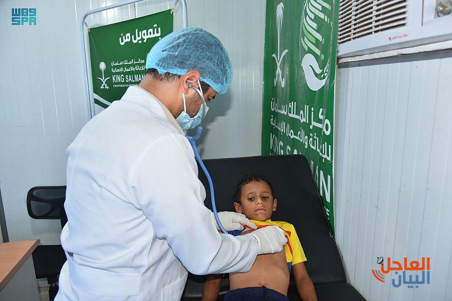 العيادات الطبية المتنقلة لمركز الملك سلمان للإغاثة في عبس تواصل تقديم خدماتها العلاجية للمستفيدين