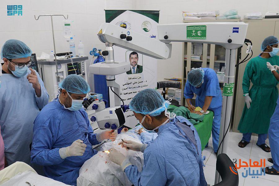 تنفيذ المستشفى التخصصي لطب وجراحة العيون بمأرب برنامج الطبيب الزائر ويدشن قسم التخدير بدعم من مركز الملك سلمان للإغاثة