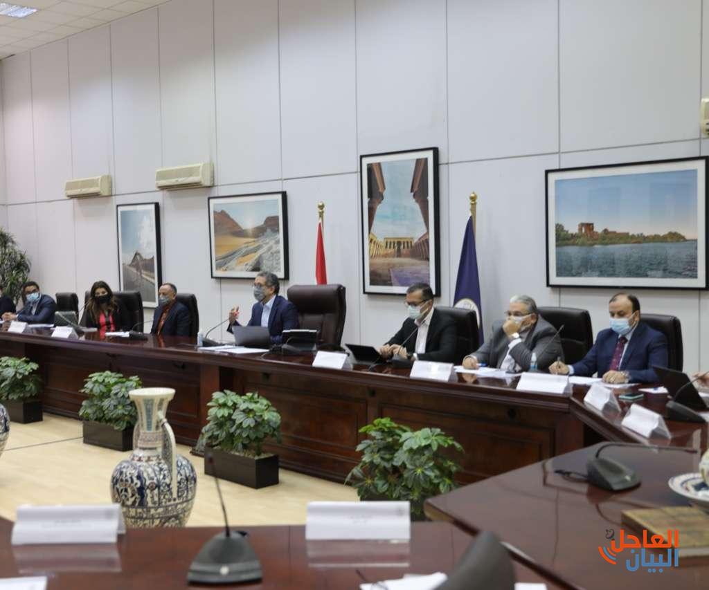 العناني يترأس اجتماع