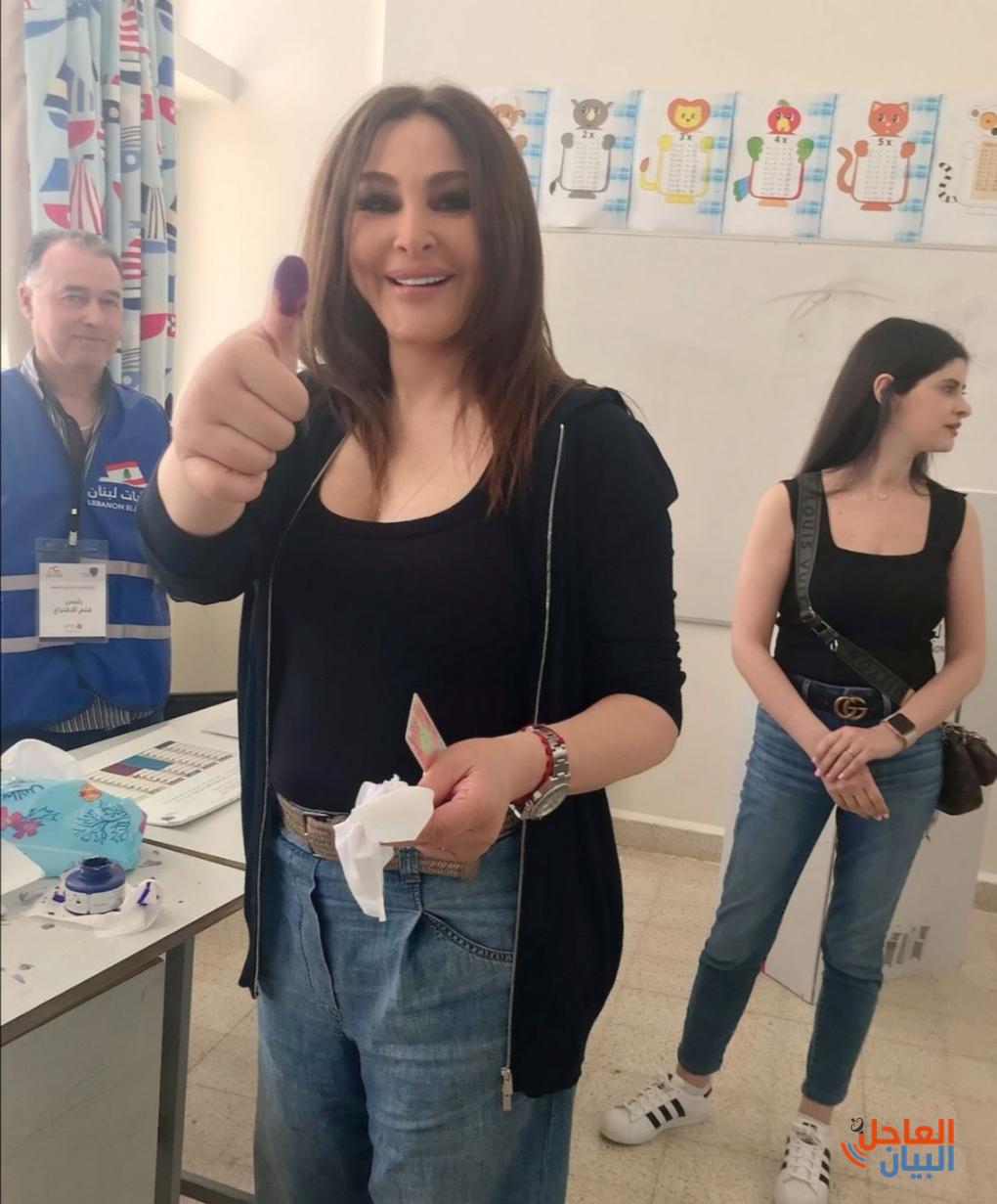 المطربة اللبنانية إليسا