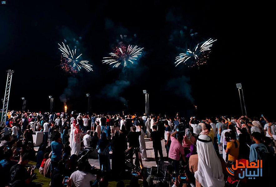 أكثر من 200 ألف زائر